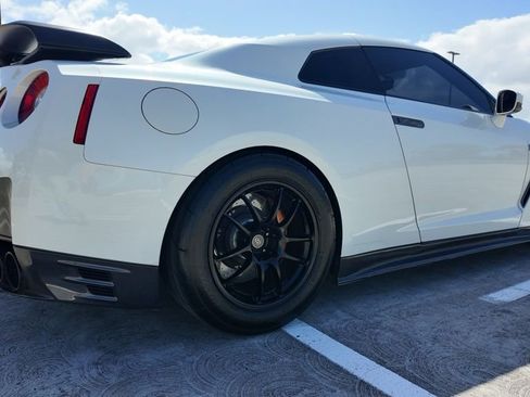 Used 2013 Nissan GT-R Black Edition AWD/4WD image 13