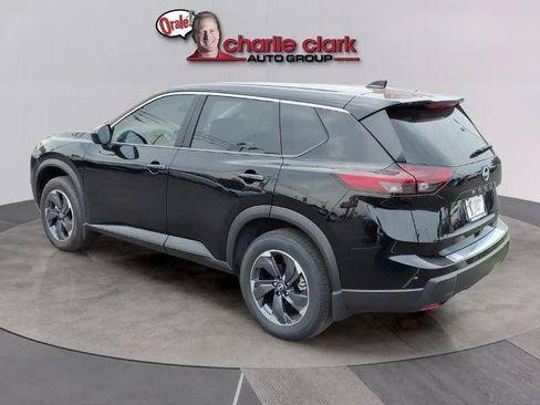 Certified 2026 Nissan Rogue SV FWD image 3