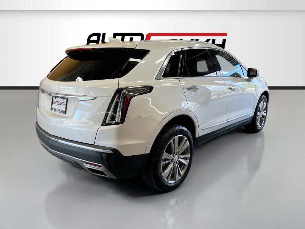 Used 2025 Cadillac XT5 Premium Luxury w/ LPO, Floor Liner Package AWD/4WD image 7