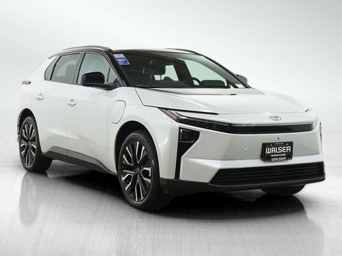 Used 2026 Toyota bZ AWD/4WD image 7