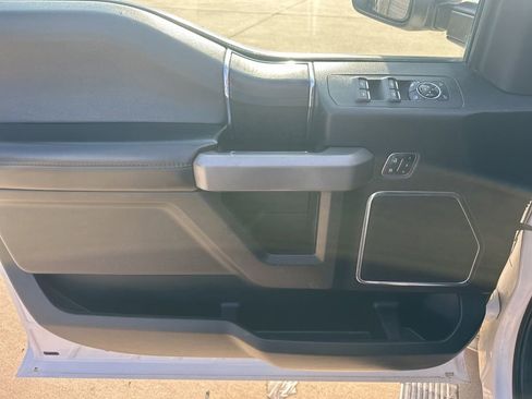Used 2019 Ford F150 Platinum w/ Equipment Group 701A Luxury AWD/4WD image 19