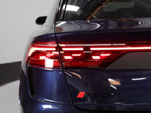Used 2026 Audi RS Q8 performance AWD/4WD image 22