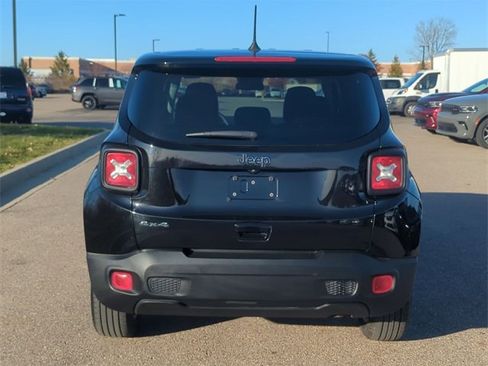 Used 2023 Jeep Renegade Latitude image 4