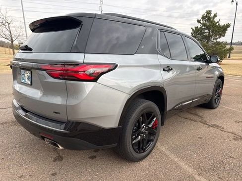 Used 2023 Chevrolet Traverse Premier w/ Redline Edition image 5