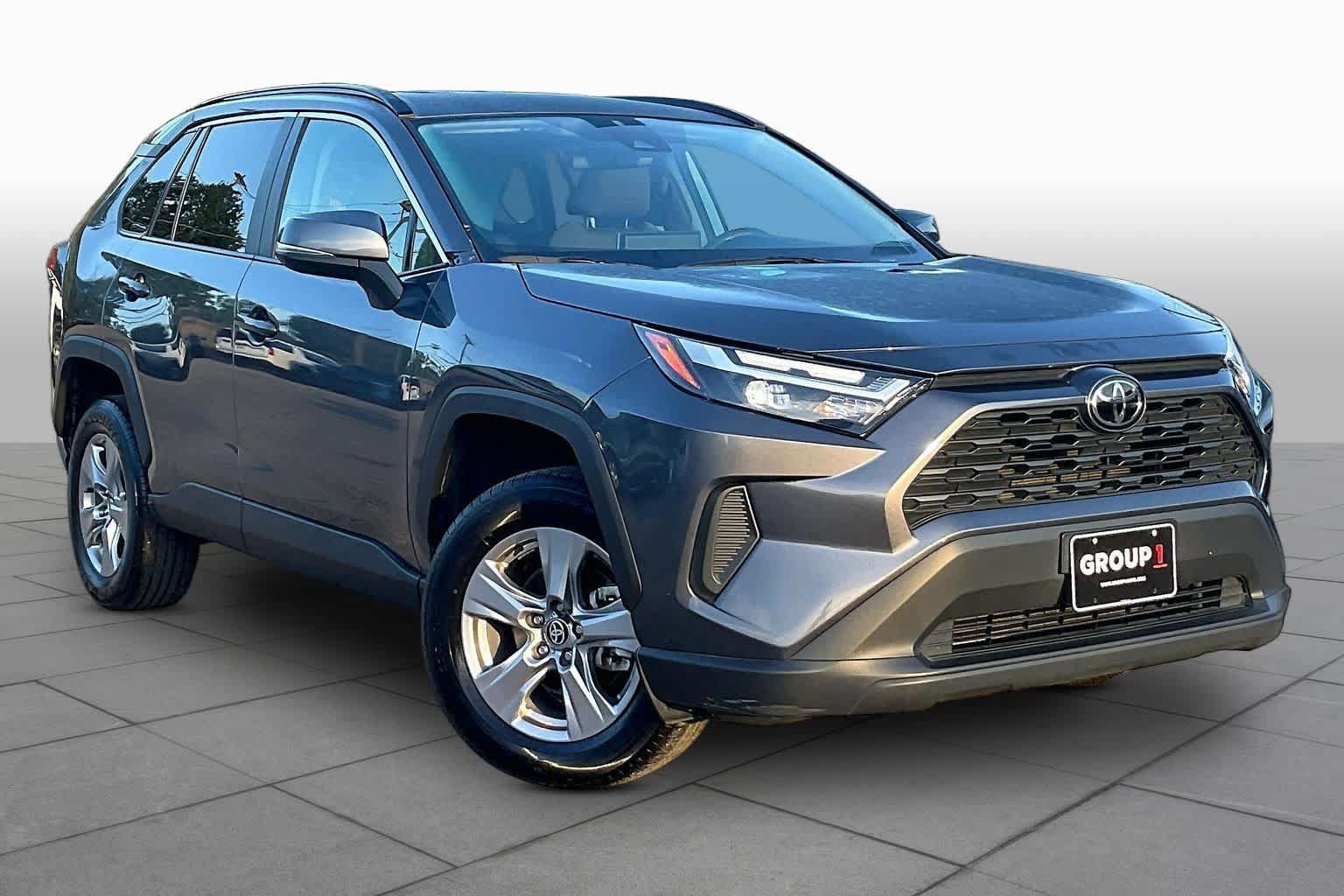 Used 2025 Toyota RAV4 XLE FWD image 3