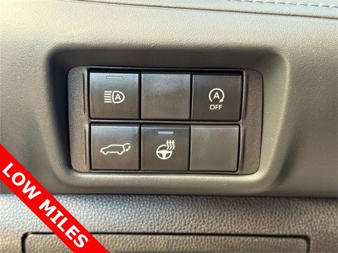 Used 2023 Toyota Highlander Limited image 28