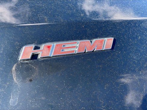 Used 2013 Dodge Challenger R/T image 8