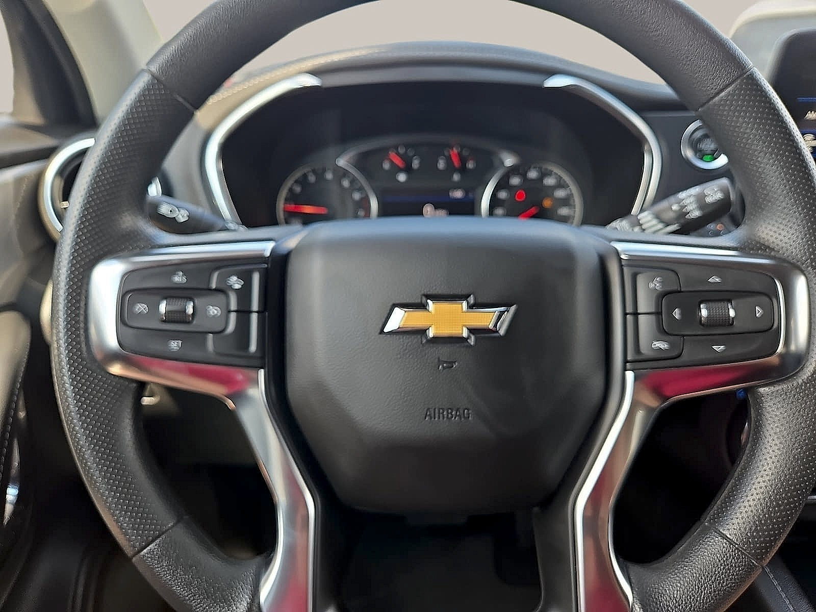 Used 2025 Chevrolet Blazer LT FWD image 18