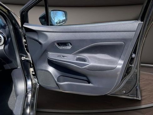 Certified 2021 Nissan Versa SV image 22