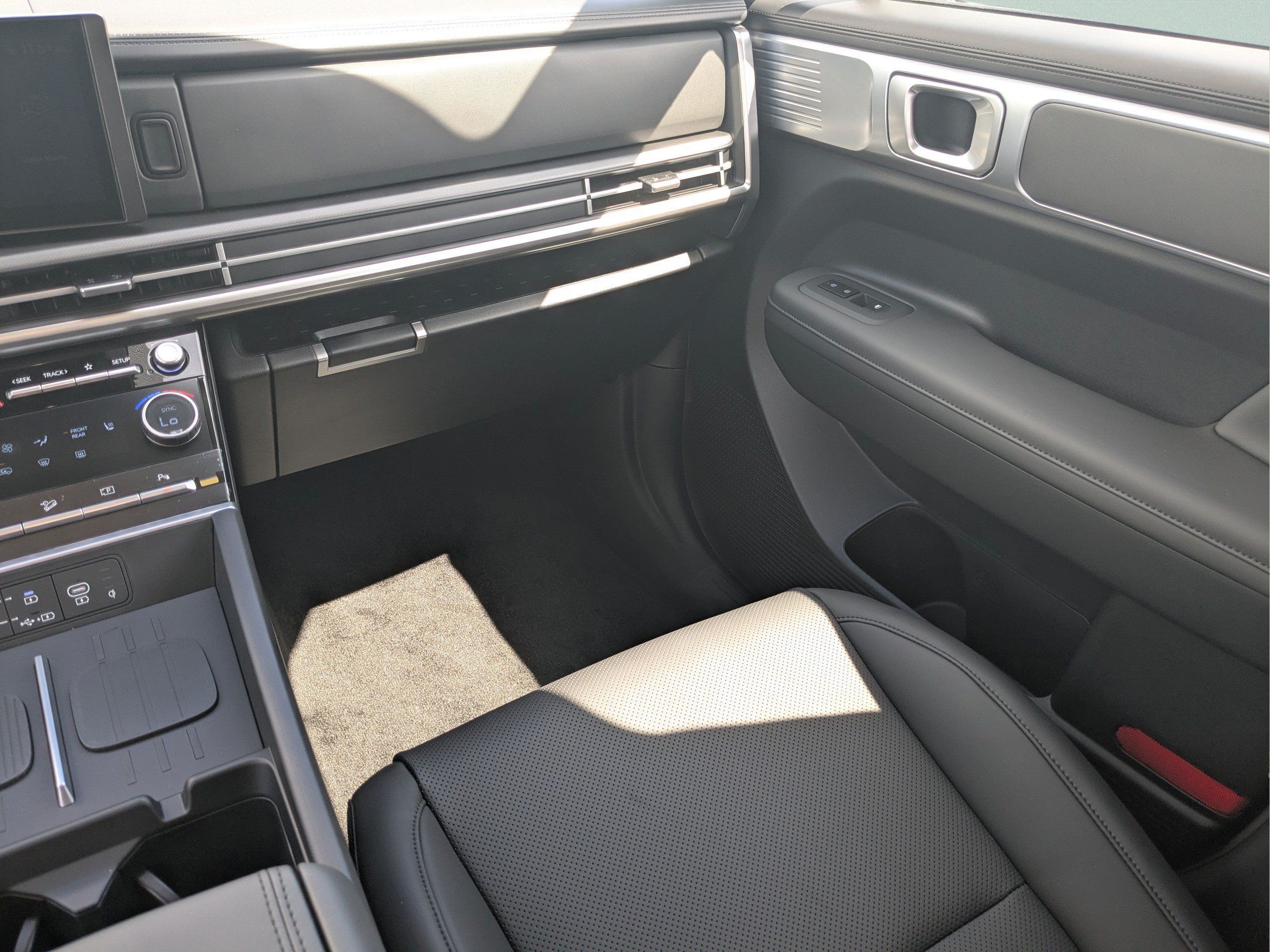 New 2027 Hyundai Santa Fe SEL FWD image 22