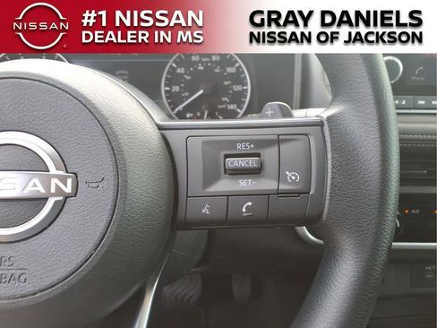 Used 2024 Nissan Rogue S FWD image 14