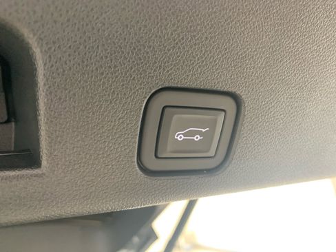 Used 2024 Chevrolet Traverse Z71 w/ Enhanced Driving Package image 8