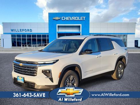 New 2026 Chevrolet Traverse LT image 1