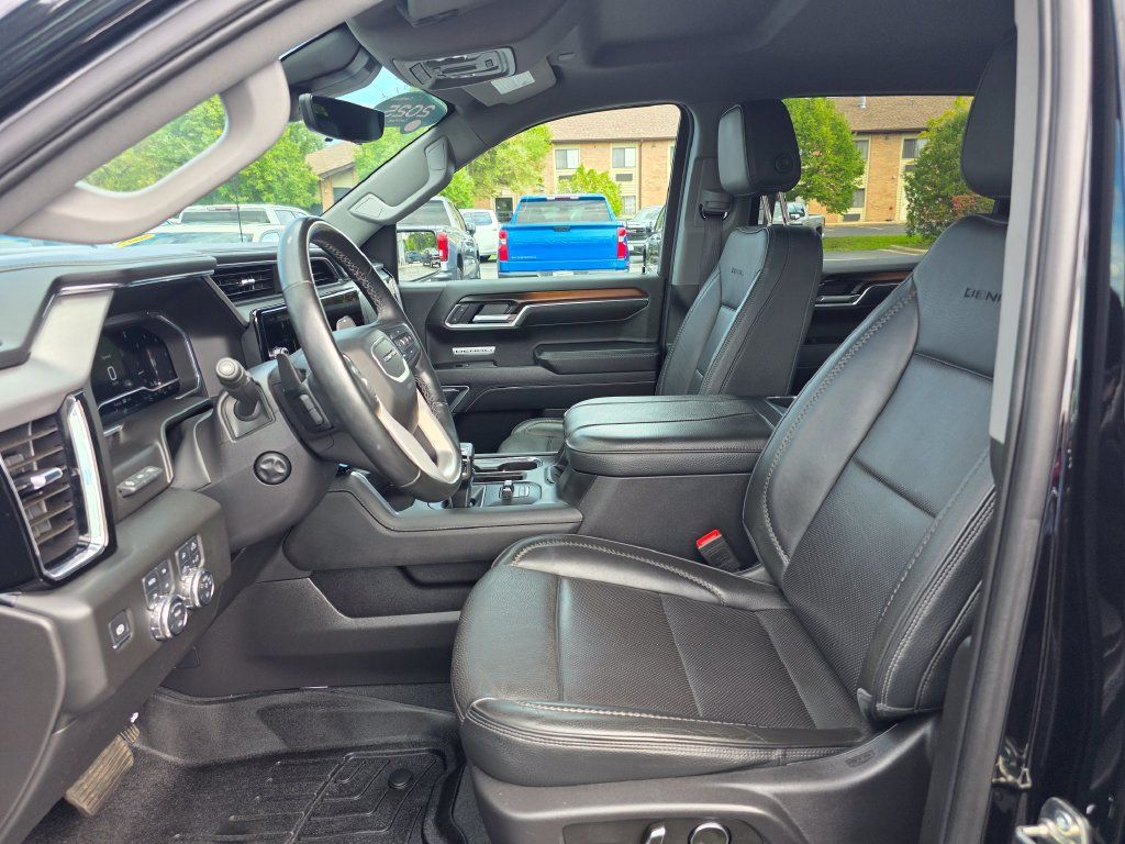 Certified 2025 GMC Sierra 1500 Denali w/ Technology Package AWD/4WD image 10