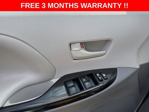 Used 2014 Toyota Sienna LE image 12