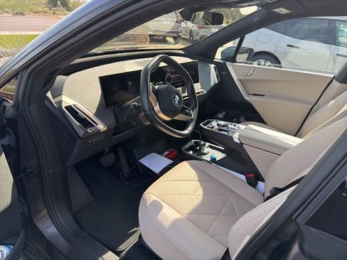 Used 2025 BMW iX xDrive50 w/ Sport Package image 7