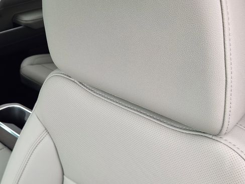 New 2026 GMC Sierra 1500 SLT w/ SLT Premium Package image 19