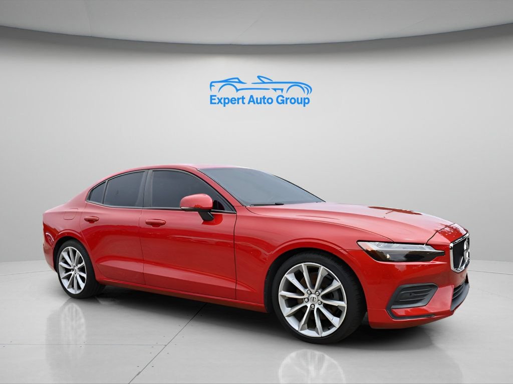 Used 2020 Volvo S60 T5 Momentum FWD image 1