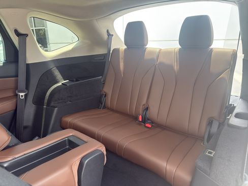 Certified 2024 Acura MDX FWD w/ Technology Package image 10