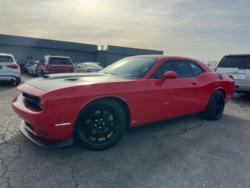 Used 2022 Dodge Challenger GT image 4