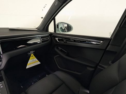 New 2026 Porsche Macan AWD/4WD image 23