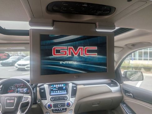 Used 2020 GMC Yukon XL SLT w/ Premium Edition image 18