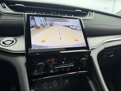 New 2025 Jeep Grand Cherokee L Limited w/ Trailer Tow Package image 44