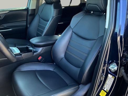 Used 2025 Toyota RAV4 XLE Premium FWD image 8