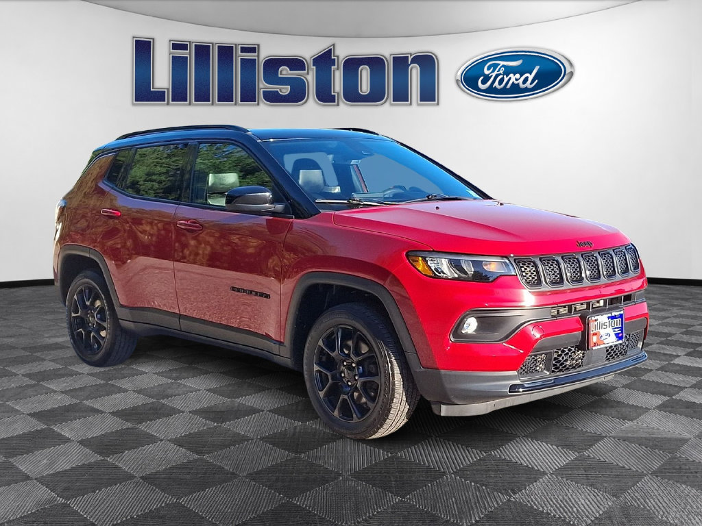 Used 2023 Jeep Compass Latitude w/ Sun and Sound Group AWD/4WD image 3