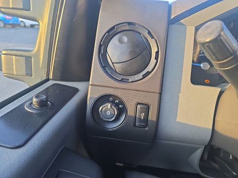 Used 2014 Ford F250 XL w/ Power Equipment Group image 21