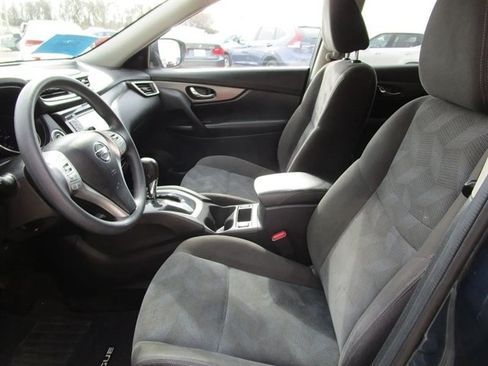 Used 2015 Nissan Rogue SV w/ SV Premium Package image 11