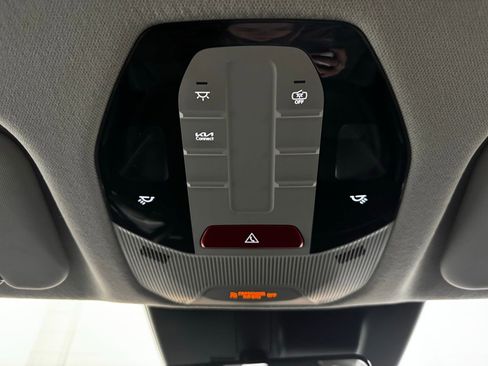 Used 2025 Kia K4 LXS image 23