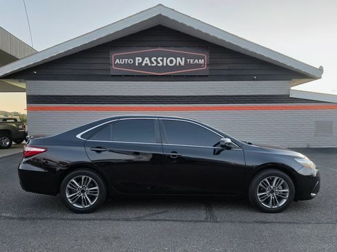 Used 2017 Toyota Camry SE FWD image 6