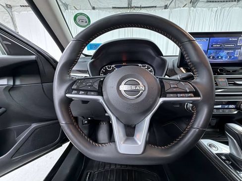 Used 2025 Nissan Altima 2.5 SR w/ SR Premium Package AWD/4WD image 26