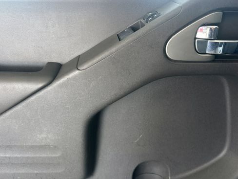 Used 2018 Nissan Frontier SV RWD image 12
