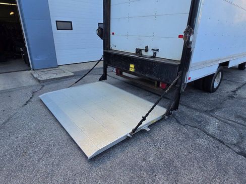 Used 2013 Chevrolet Express 3500 Extended RWD image 2
