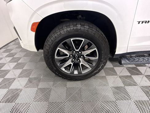 Used 2022 Chevrolet Tahoe Z71 w/ Z71 Off-Road Package AWD/4WD image 12
