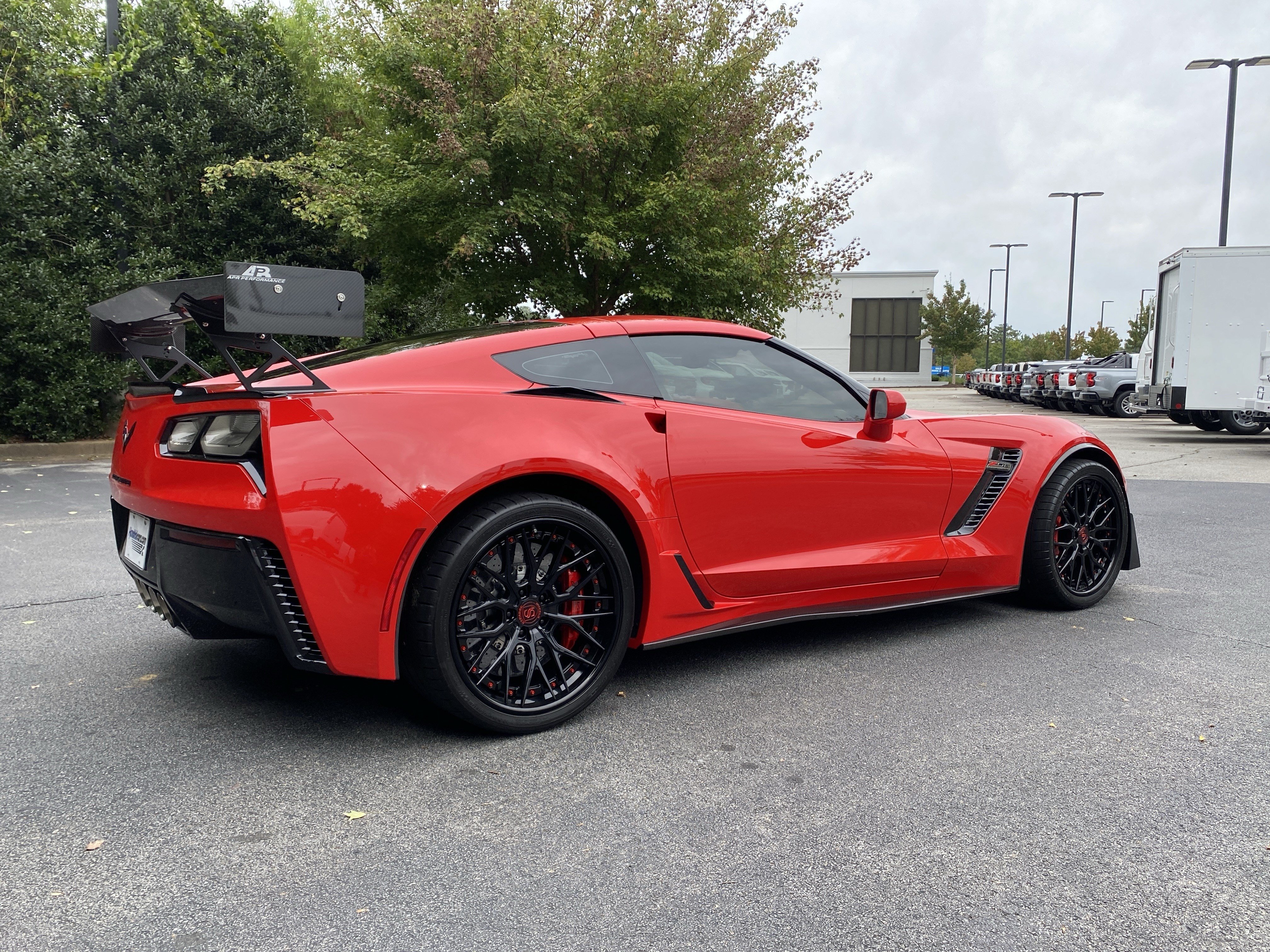 Used 2015 Chevrolet Corvette Z06 w/ 3LZ Preferred Equipment Group RWD image 9