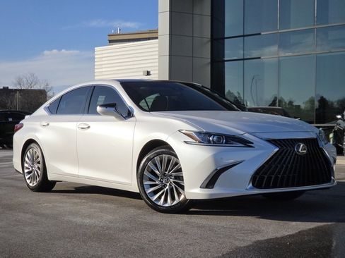 Certified 2023 Lexus ES 350 Luxury image 2
