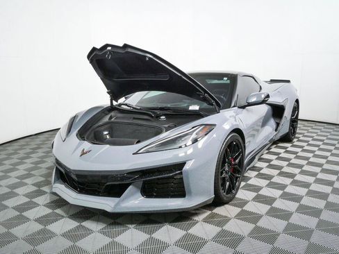 Used 2024 Chevrolet Corvette Z06 RWD image 34