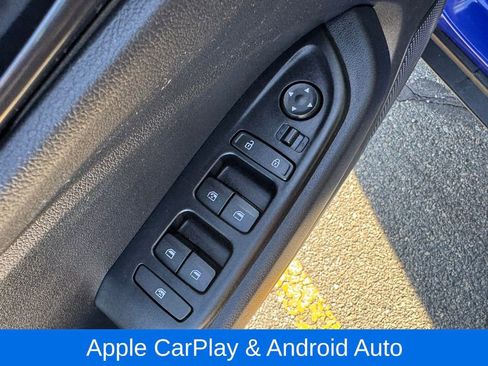 Used 2023 Hyundai Venue Limited image 18