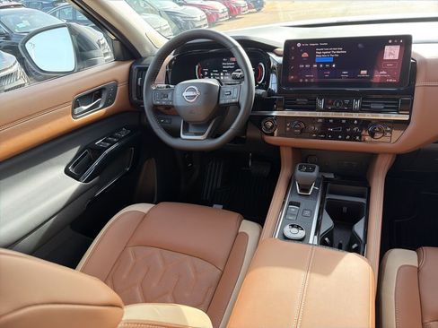 New 2026 Nissan Pathfinder Platinum image 21