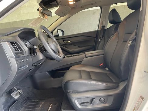 Certified 2024 Nissan Rogue SV w/ SV Premium Package FWD image 10