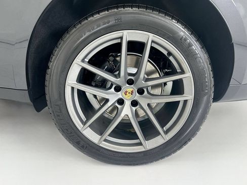Used 2026 Porsche Macan AWD/4WD image 31