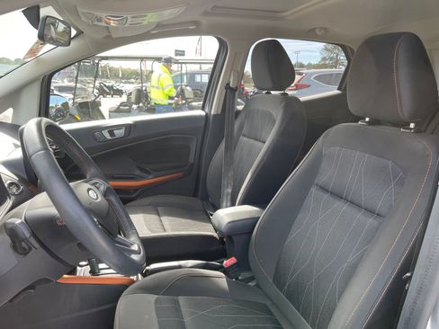 Used 2021 Ford EcoSport SE w/ SE Convenience Package image 13