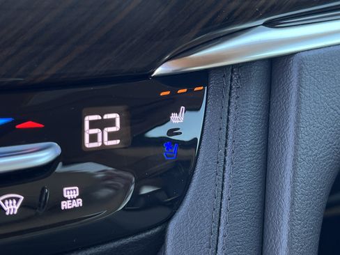 Used 2021 Cadillac XT6 Premium Luxury w/ Platinum Package image 26