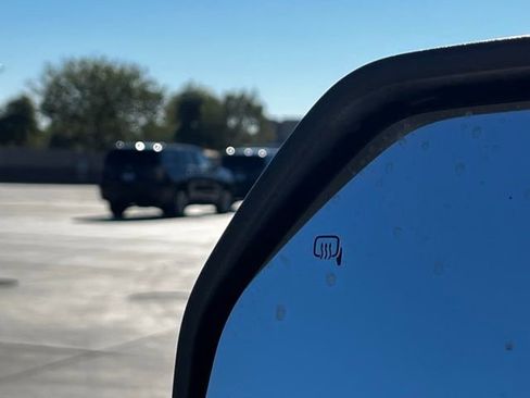 Used 2023 Ford F250 XLT w/ FX4 Off-Road Package image 16