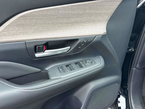 New 2026 Toyota Grand Highlander Limited image 12