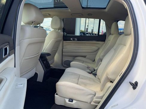 Used 2014 Lincoln MKT AWD w/ Equipment Group 201A image 12