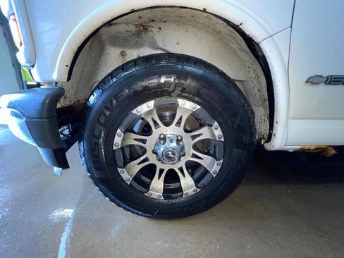 Used 2002 Chevrolet Express 1500 image 11